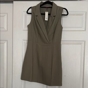 Elegant Olive Green Sleeveless Dress